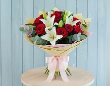 Букет цветов из:  Лилии и Розы в Левково