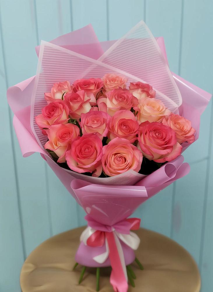 Букет 15 Розовых роз Равель в Левково