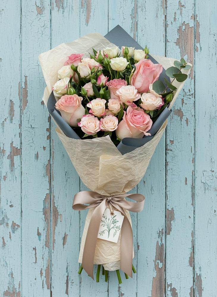 Букет цветов из: Розы в Левково