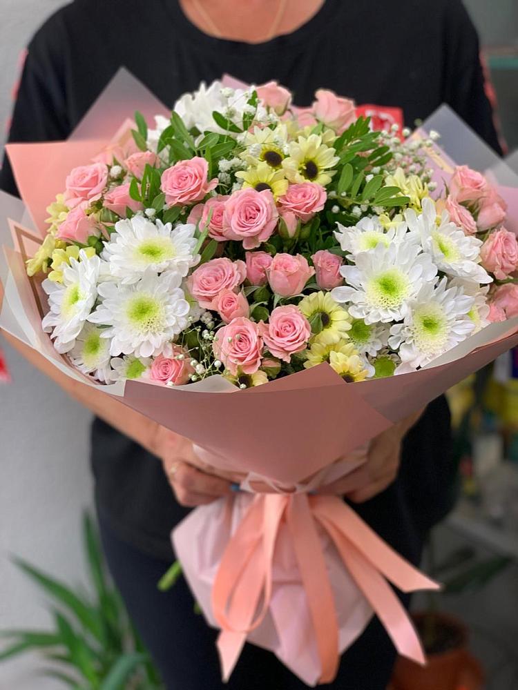Букет цветов из: Розы и Хризантемы в Левково