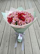 Букет цветов из:  Альстромерии в Левково