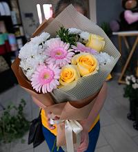 Букет цветов из:  Герберы, Розы и Хризантемы в Левково