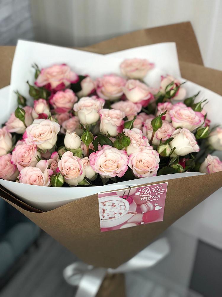 Букет цветов из: Розы в Левково