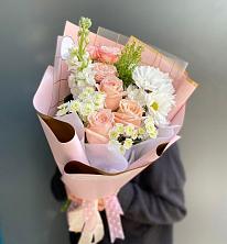 Букет цветов из:  Хризантемы и Розы в Левково