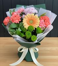 Букет цветов из:  Гвоздики, Розы, Герберы и Хризантемы в Левково