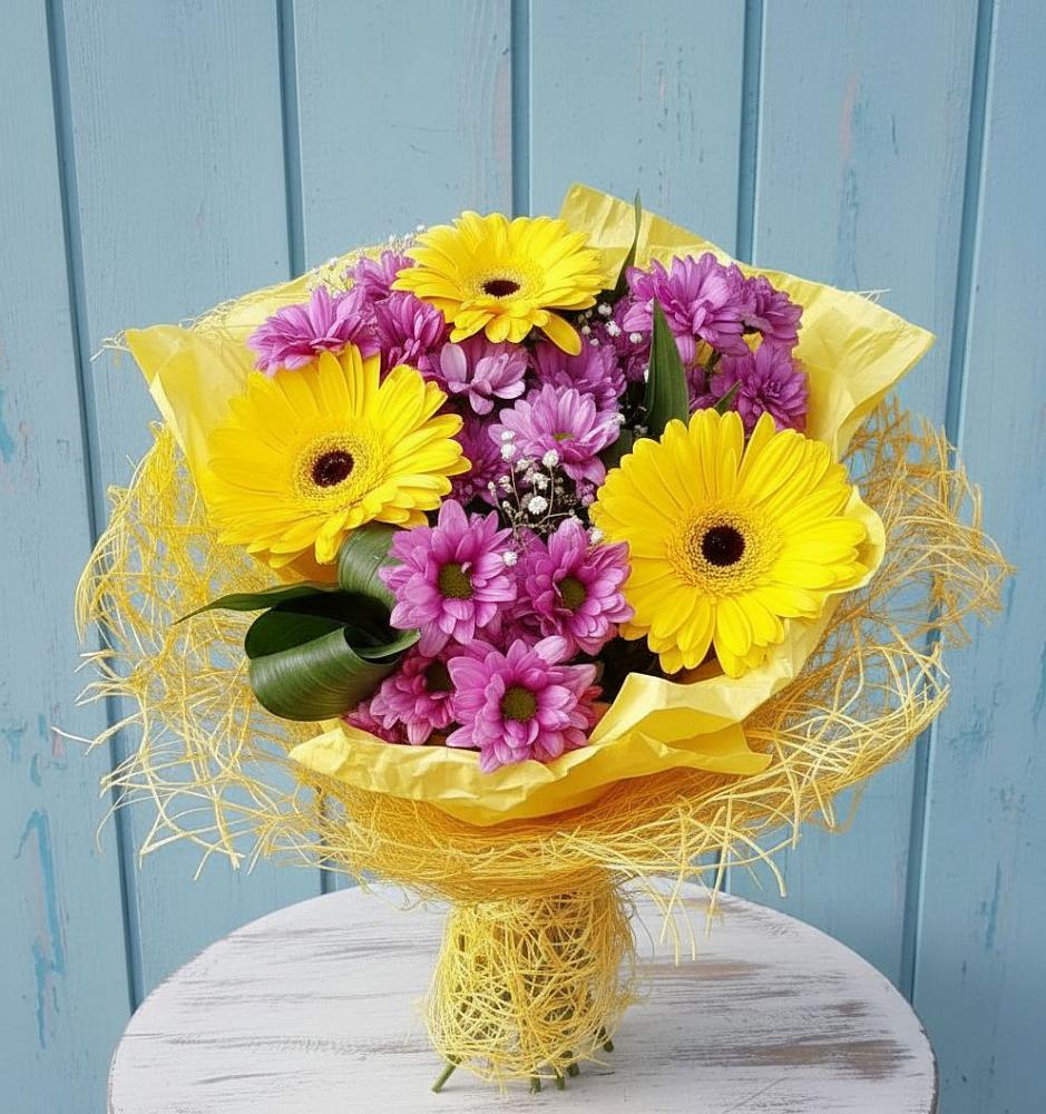 Букет цветов из: Хризантемы и Герберы в Левково