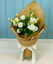 Букет цветов из:  Хризантемы и Лизиантусы в Левково