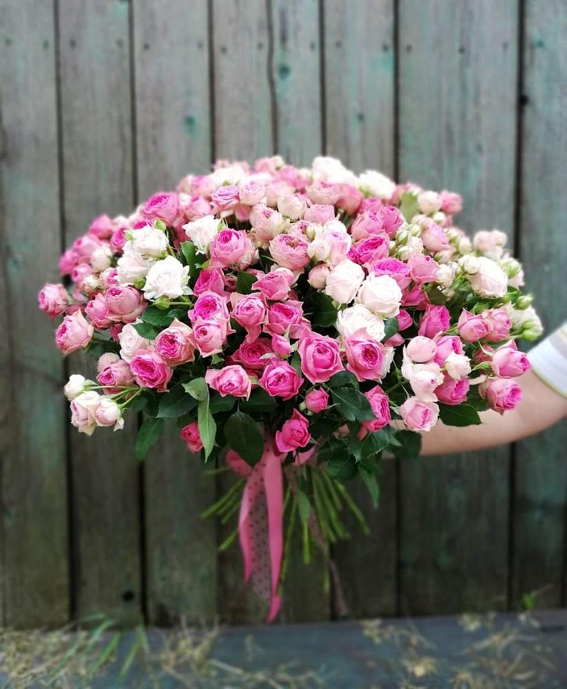 Букет Розовые кустовые розы Натали и Лав Лидия в Левково