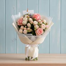 Букет цветов из:  Розы в Левково