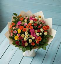 Букет Микс из разноцветных кустовых роз в Левково